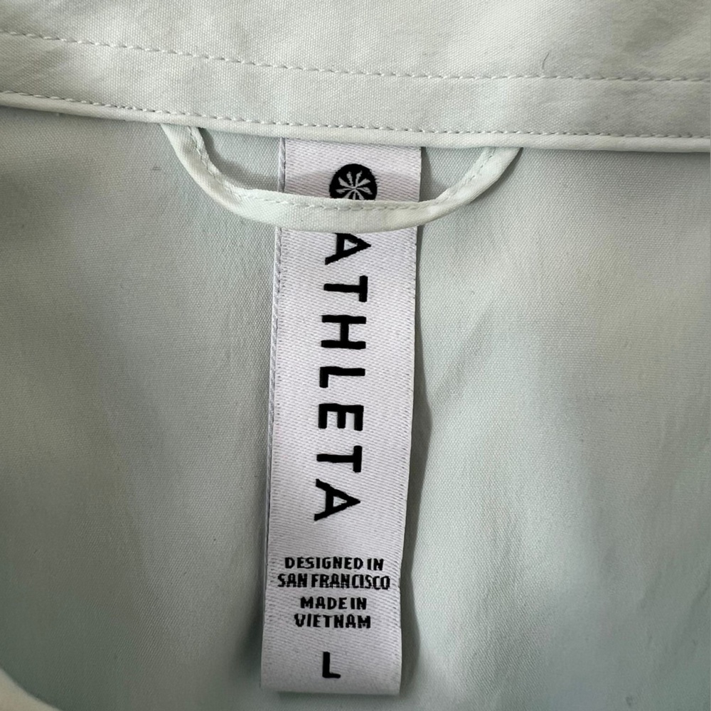 Athleta Midtown Shirt Womens Medium Button Up Light Green Long Sleeve Size Large - Picture 6 of 7